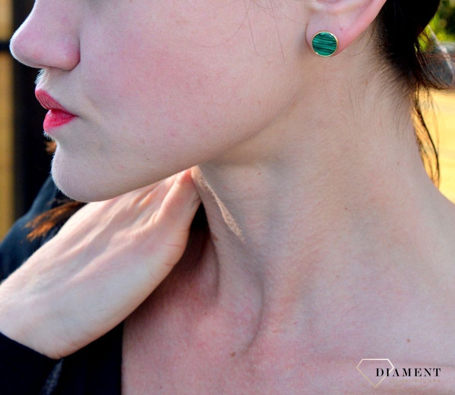 Kolczyki srebrne pozłacane monetki z malachitem DZK393 MAL Z. Biżuteria zaprojektowana i wykonana 100 w Polsce w naszej  pracowni w Gdyni. Kolczyki damskie z kamieniem malachit..jpg